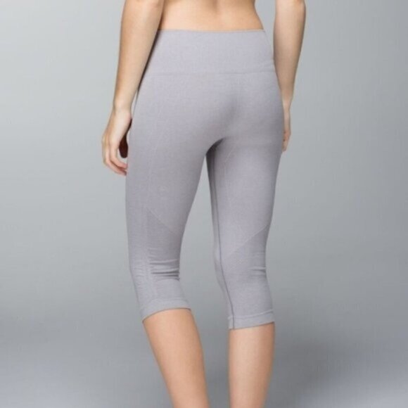 LULULEMON In The Flow Crop II Heathered Medium Grey Size 8 - Picture 1 of 13
